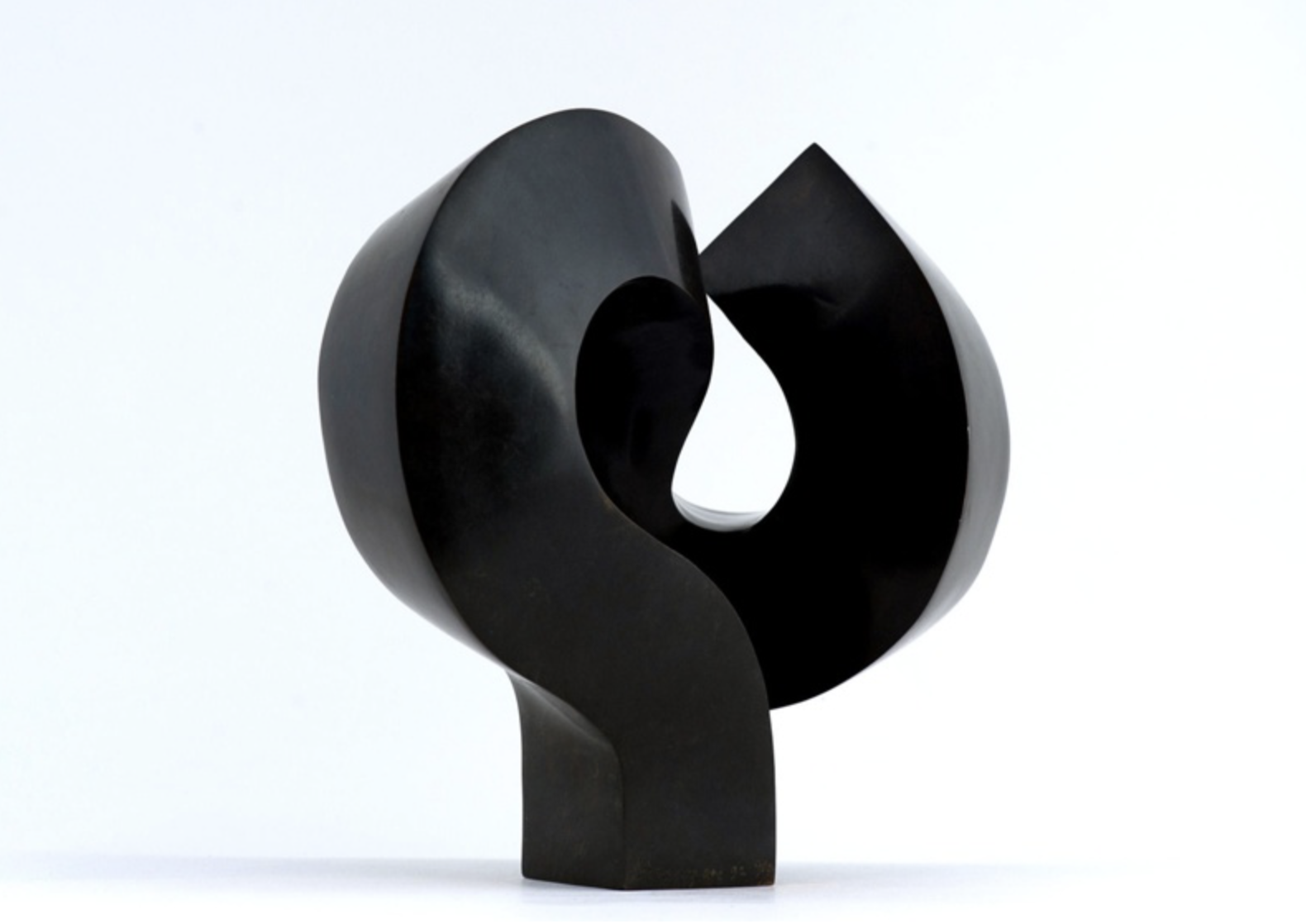 Clement Meadmore 'Delauney’s dilemma' 1992, bronze, 21.6 x 22.4 x 13.3 cm. Gift of Mr. L. Gordon Darling, 2001. 2001.08. Benalla Art Gallery Collection © Estate of Clement Meadmore